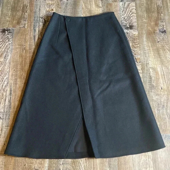 🎉HOST PICK 🎉Club Monaco | A-Line Cut Away Wool Blend Skirt - Picture 6 of 9